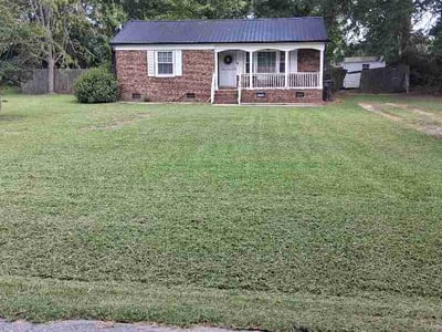 Lawn care service in Erwin, 28339