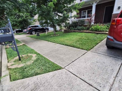 Lawn care service in Nashville, 37221