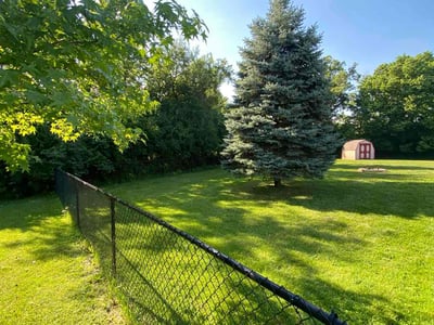 Lawn care service in Greenfield, 46140