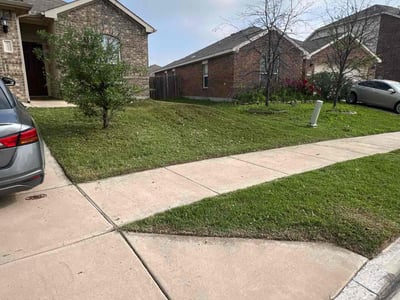 Lawn care service in Fort Worth, 76177