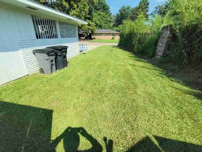 Lawn care service in Baton Rouge, 70810
