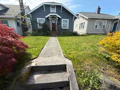 Lawn care service in Everett, 98201