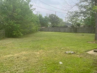 Lawn care service in Irving, 75062