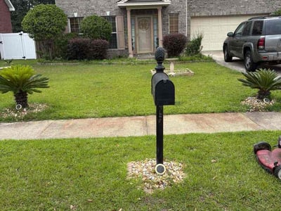 Lawn care service in Savannah, 31405