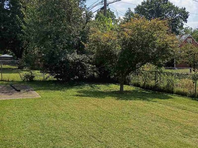 Lawn care service in Louisville, 40218