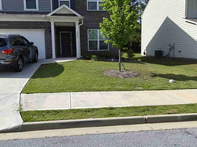 Lawn care service in Auburn, 30011