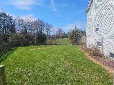 Lawn care service in New Albany, 47150