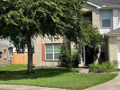 Lawn care service in Katy, 77449