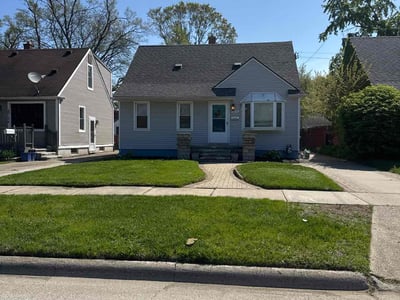 Lawn care service in Redford Charter Township, 48240