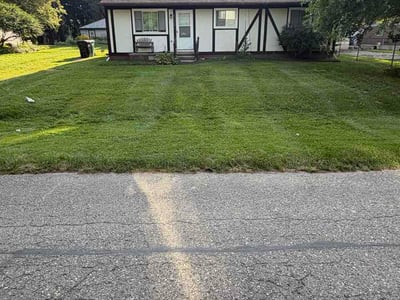 Lawn care service in Farmington Hills, 48336