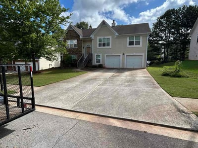 Lawn care service in McDonough, 30253
