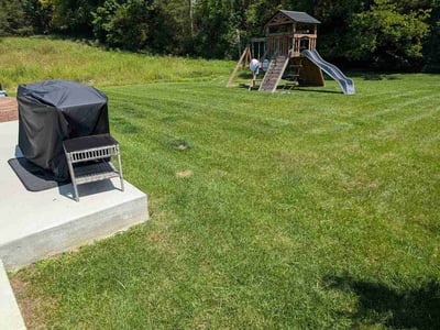 Lawn care service in Wilsonville, 40023