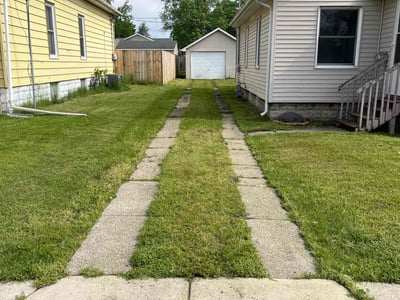 Lawn care service in Mishawaka, 46545