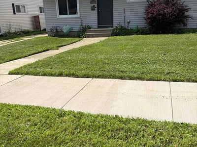 Lawn care service in Kenosha, 53142