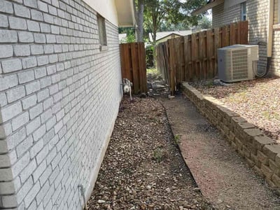 Lawn care service in Universal City, 78148