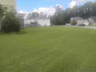 Lawn care service in Columbia, 29229