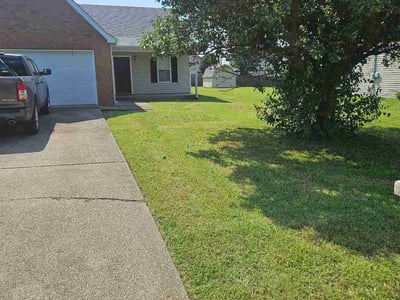 Lawn care service in La Vergne, 37086