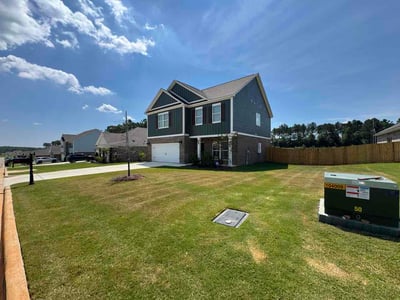 Lawn care service in Auburn, 36830