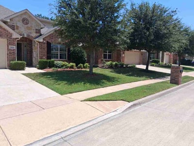 Lawn care service in Fort Worth, 76244