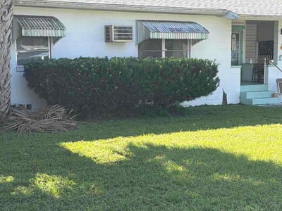 Lawn care service in Orange City, 32763