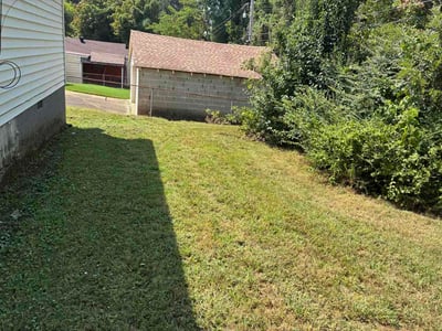 Lawn care service in Memphis, 38109