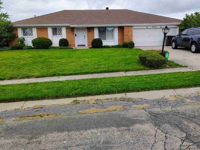 Lawn care service in Dayton, 45426