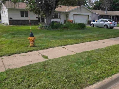 Lawn care service in Shakopee, 55379