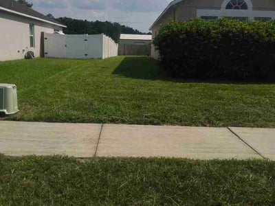Lawn care service in Jacksonville, 32210