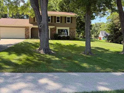Lawn care service in Brookfield, 53045