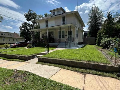 Lawn care service in Pennsauken, 08110