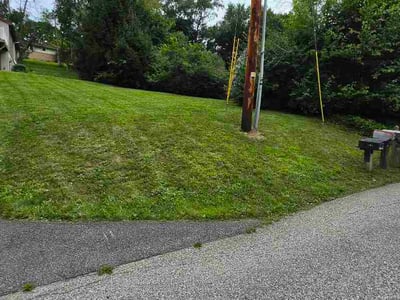 Lawn care service in Seven Valleys, 17360