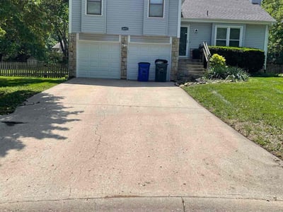 Lawn care service in Olathe, 66062