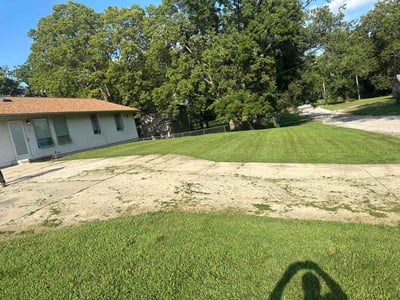 Lawn care service in Kansas City, 64132