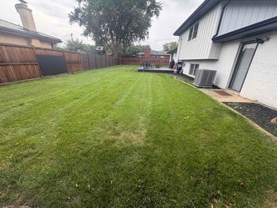 Lawn care service in Orland Park, 60462