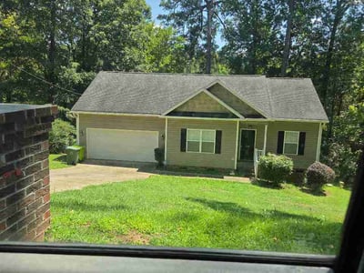 Lawn care service in Columbia, 29210