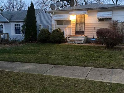 Lawn care service in , 
