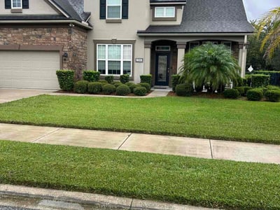 Lawn care service in Fleming Island, 32003