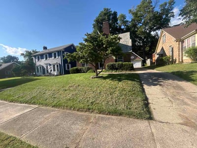 Lawn care service in Decatur, 62522