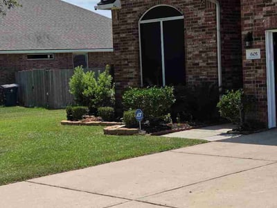 Lawn care service in Texas City, 77590