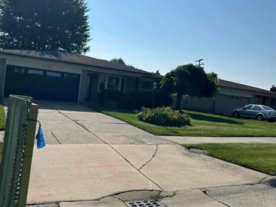 Lawn care service in Sterling Heights, 48312