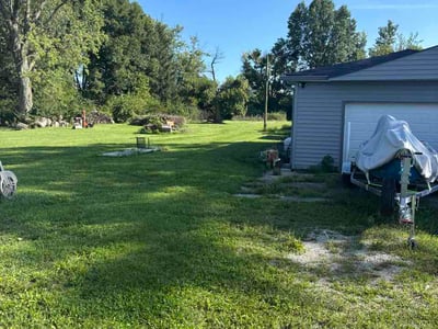 Lawn care service in Greenfield, 46140