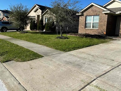 Lawn care service in Katy, 77449
