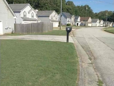 Lawn care service in Fairburn, 30213