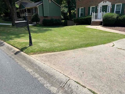 Lawn care service in Marietta, 30008