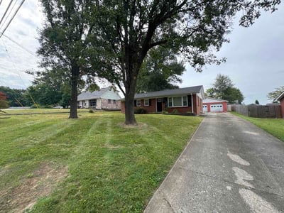 Lawn care service in Elizabethtown, 42701