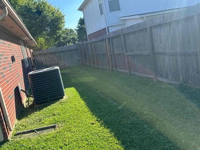 Lawn care service in Houston, 77083