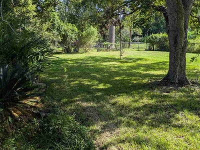 Lawn care service in Baton Rouge, 70818