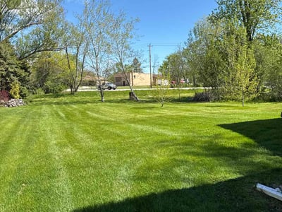 Lawn care service in Racine, 53402
