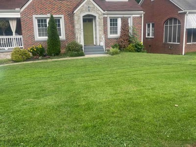 Lawn care service in Atlanta, 30318