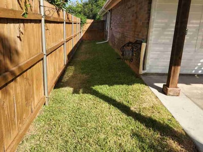 Lawn care service in Fort Worth, 76131